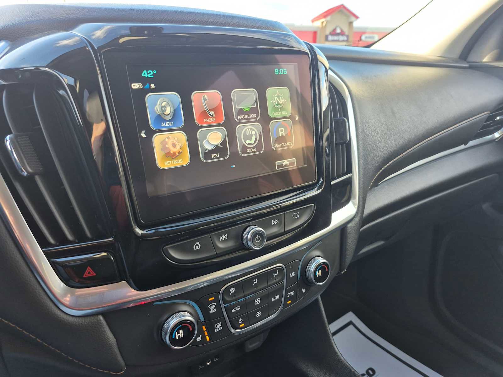 Used 2019 Chevrolet Traverse LT image 28