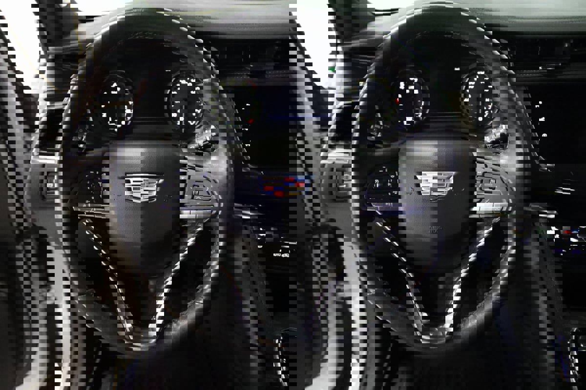 Used 2022 Cadillac XT6 Premium Luxury w/ Technology Package image 38