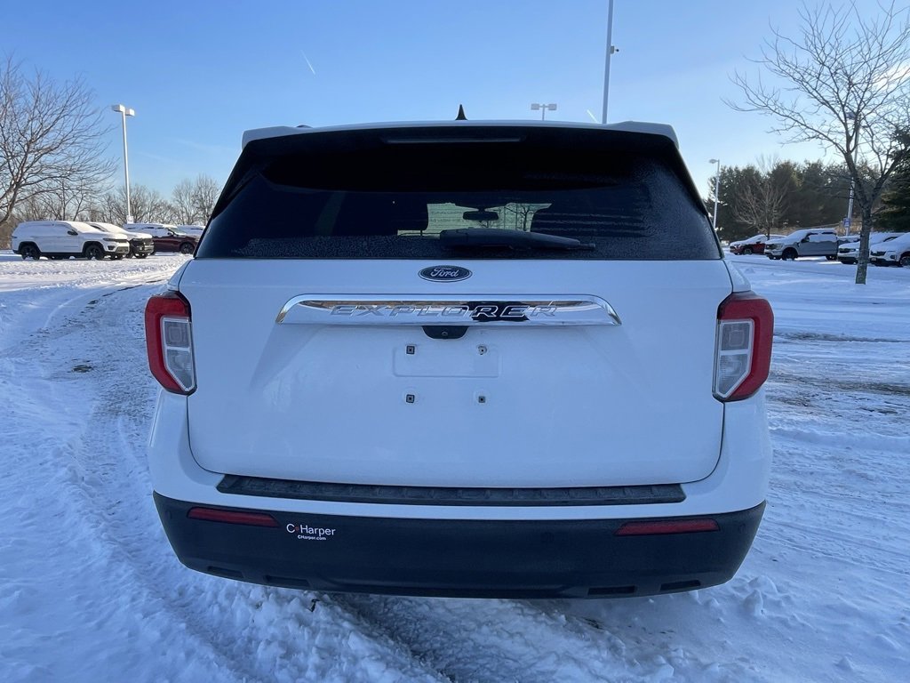 Used 2022 Ford Explorer XLT image 4