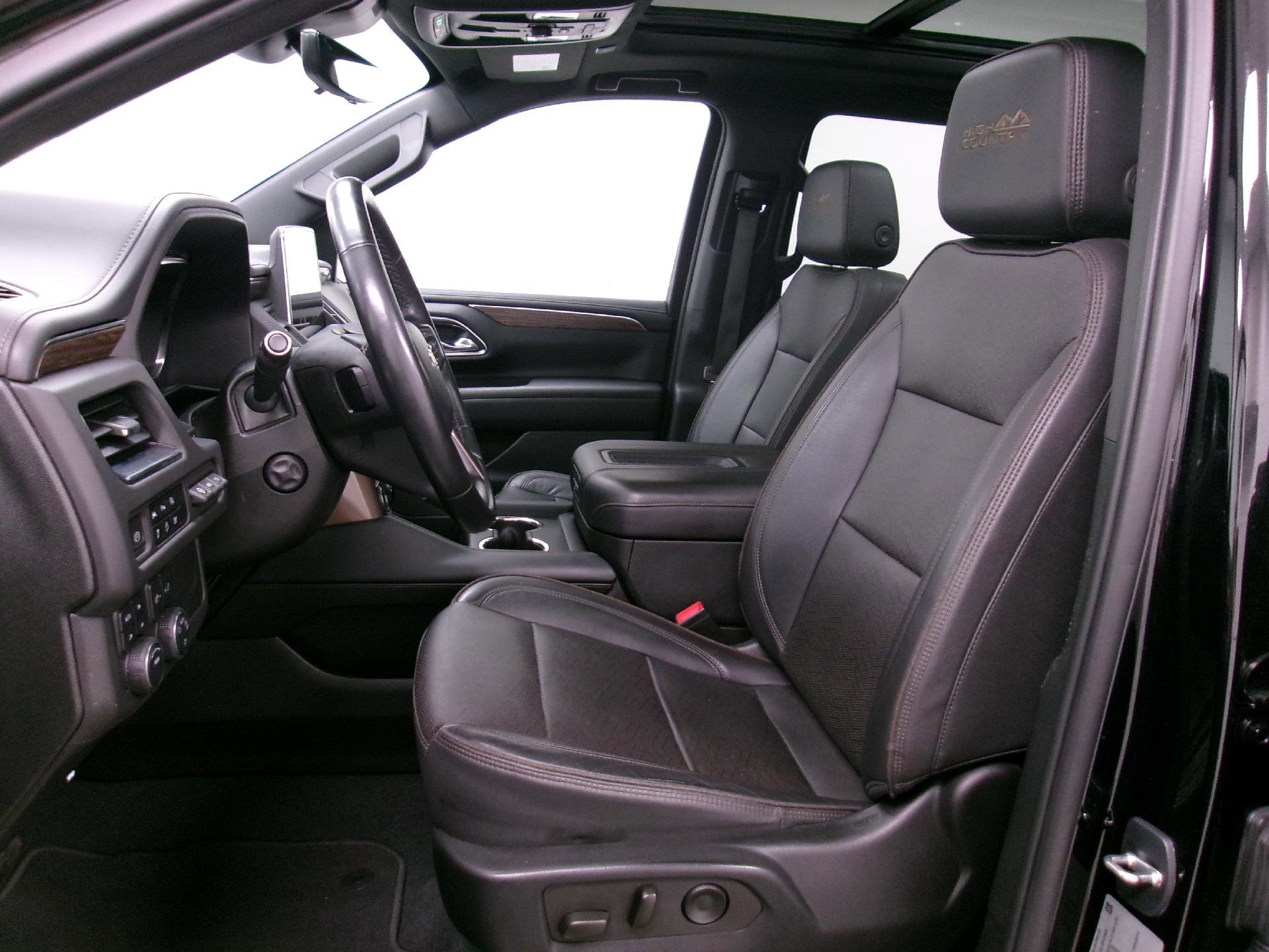 Used 2023 Chevrolet Suburban High Country AWD/4WD image 8