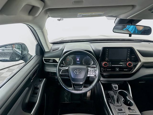 Used 2020 Toyota Highlander LE AWD/4WD image 20