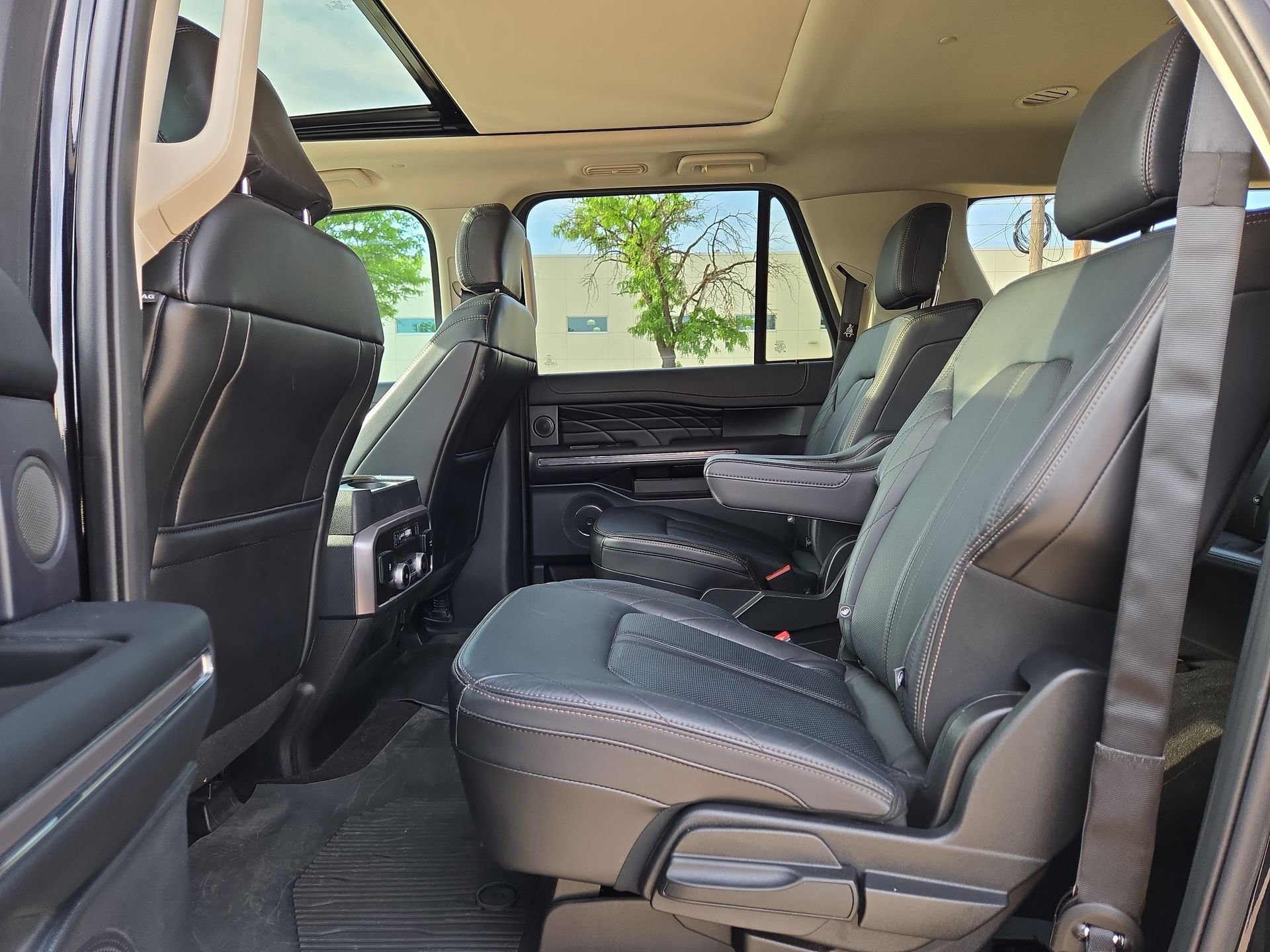 Used 2020 Ford Expedition Max Platinum AWD/4WD image 13