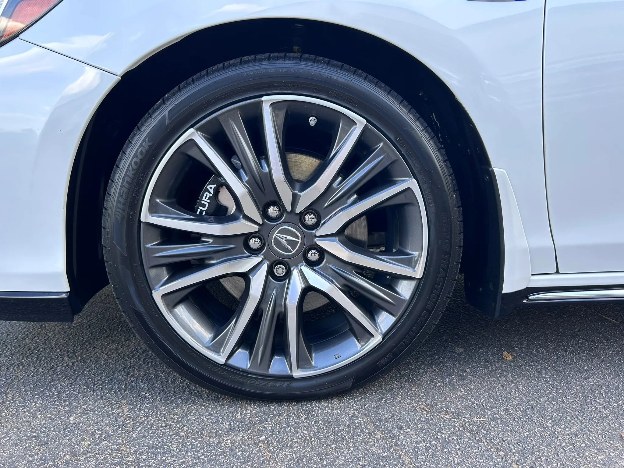 Used 2020 Acura RLX Sport Hybrid w/ Advance Pkg image 18