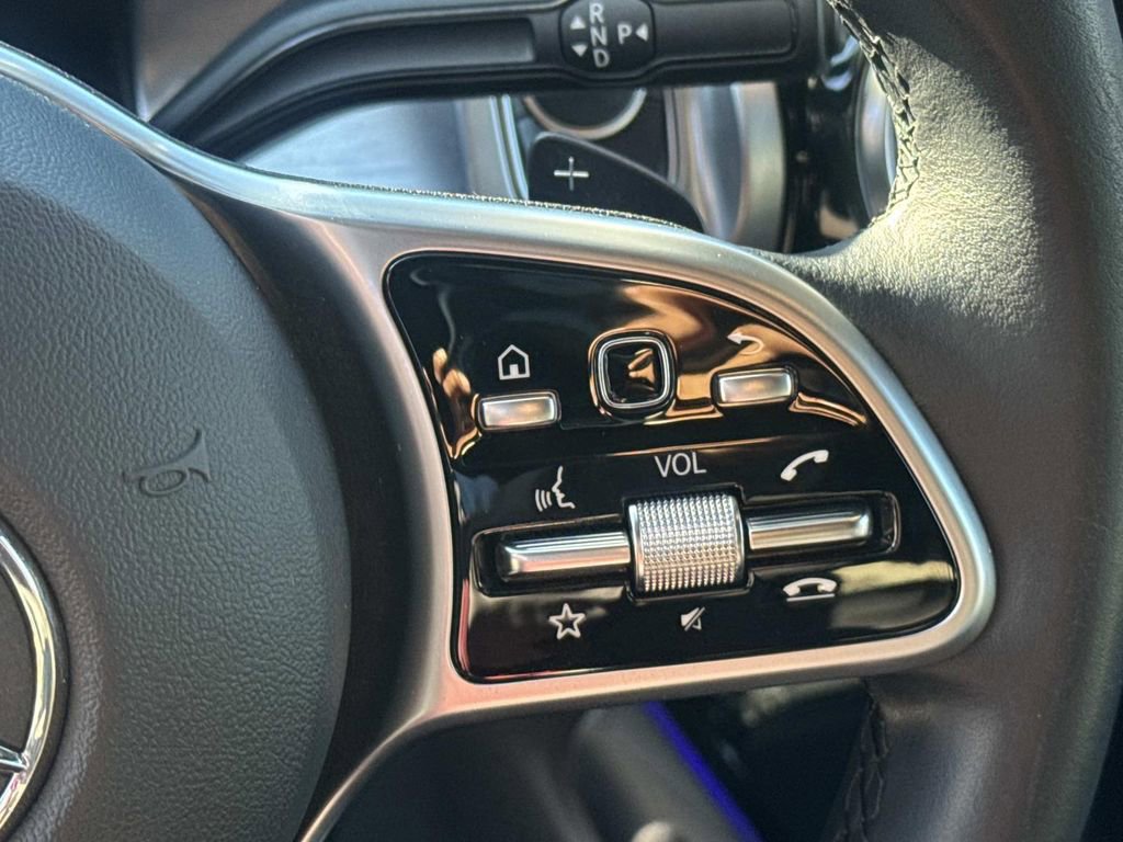 Used 2022 Mercedes-Benz EQB 350 4MATIC image 24