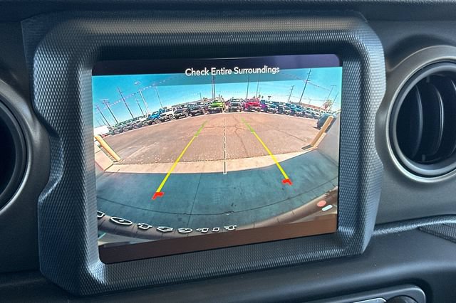 Certified 2023 Jeep Wrangler Unlimited w/ 8.4" Radio Group AWD/4WD image 3