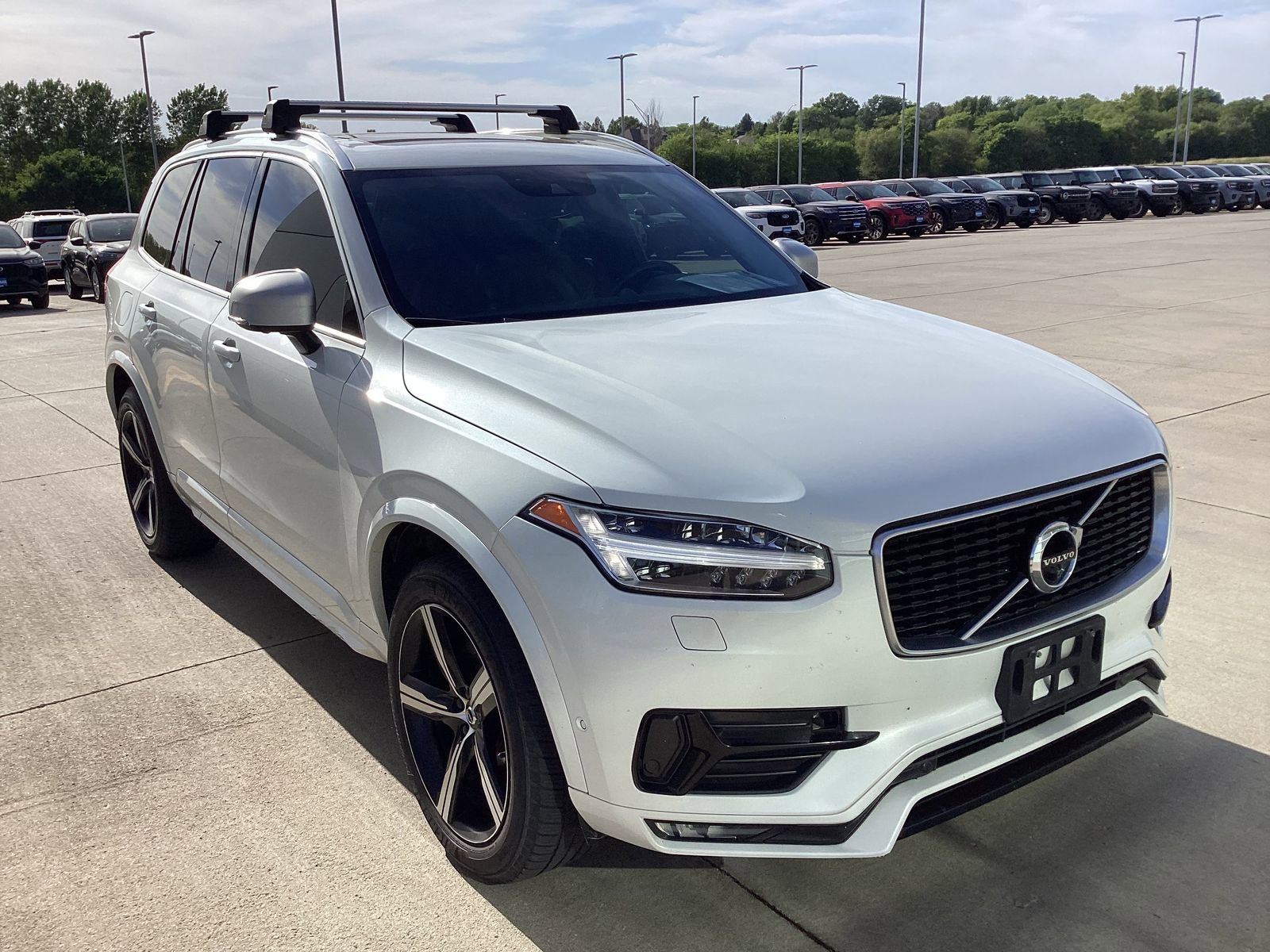Used 2016 Volvo XC90 T6 R-Design w/ Protection Package Plus AWD/4WD image 4