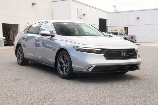 Used 2023 Honda Accord EX image 3