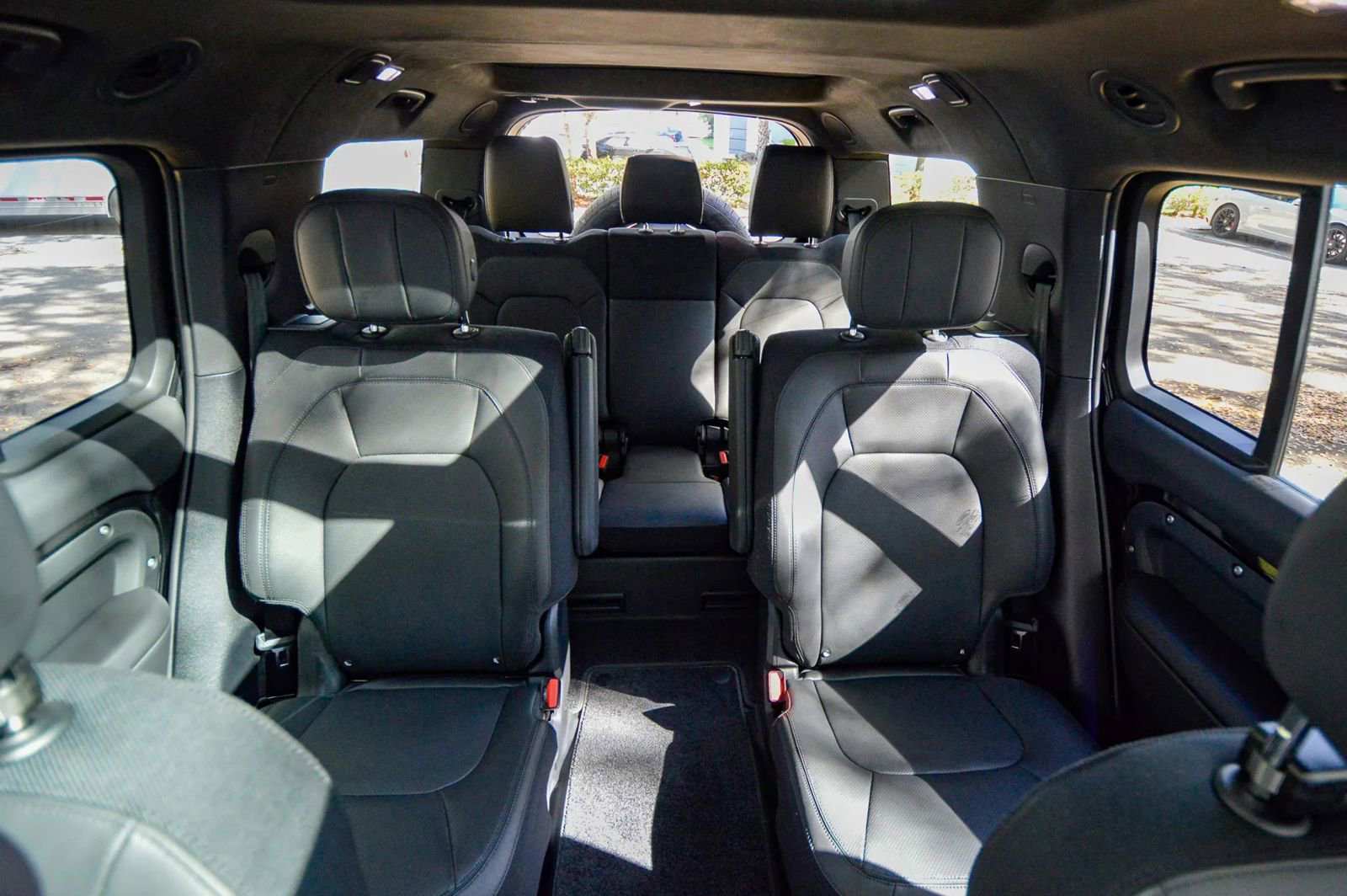 Used 2025 Land Rover Defender 130 V8 image 64