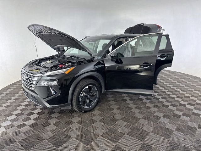 Used 2025 Nissan Rogue SV AWD/4WD image 12