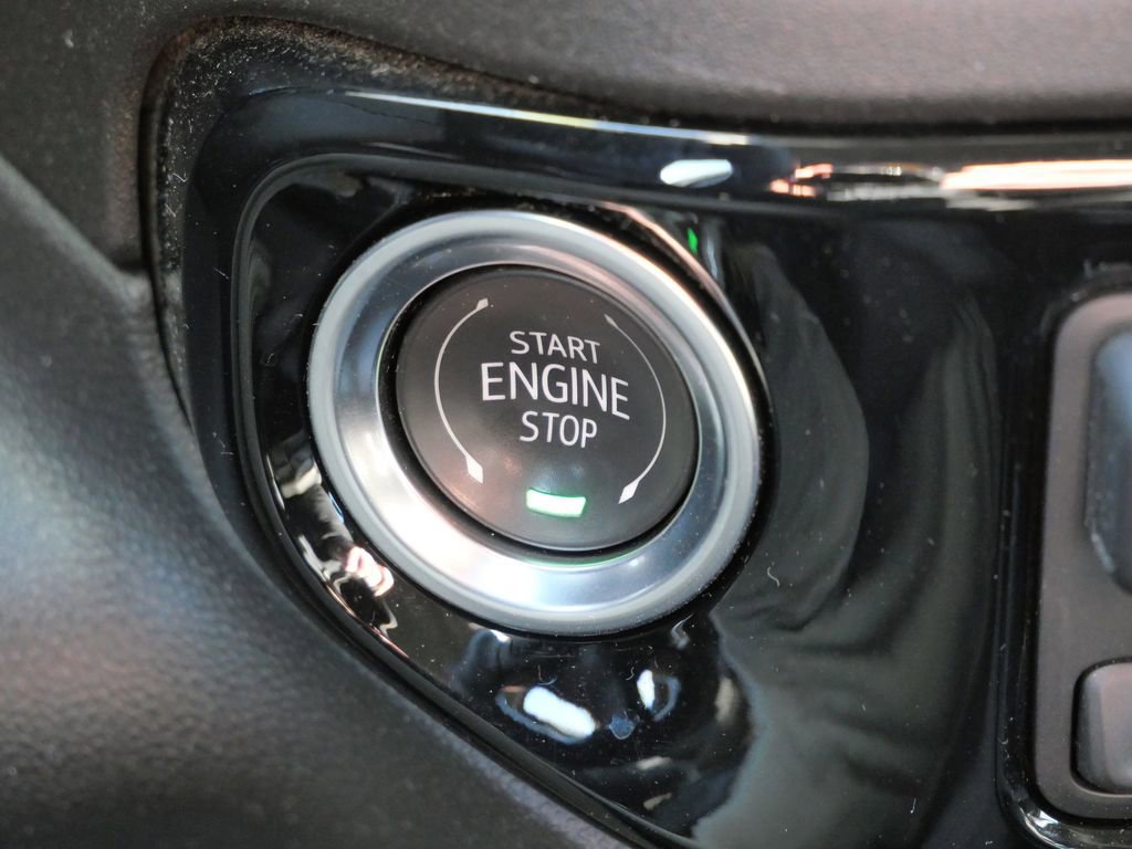 Used 2025 Chevrolet Silverado 2500 LT w/ Convenience Package image 40