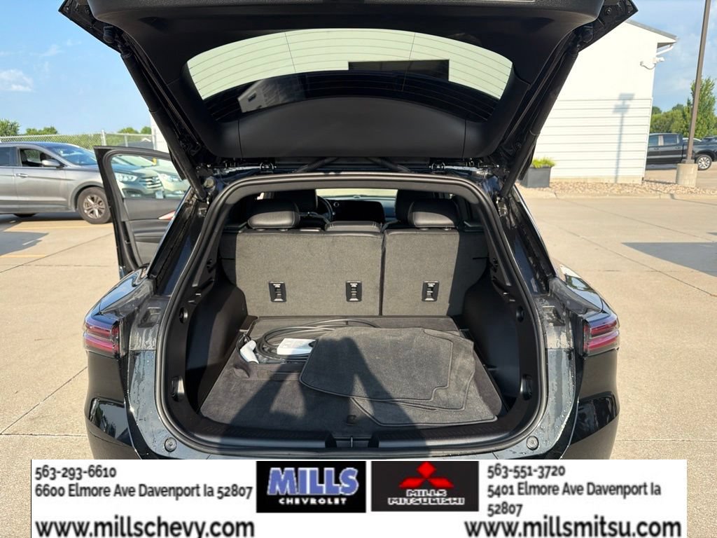 Used 2024 Chevrolet Equinox EV RS FWD image 23
