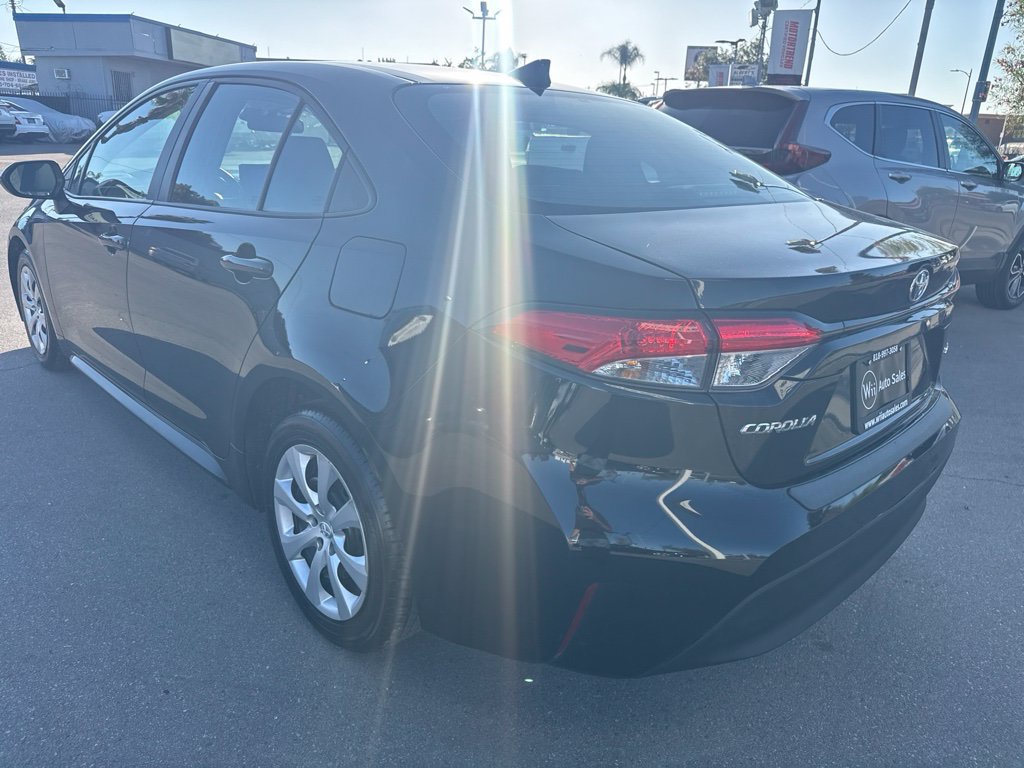 Used 2024 Toyota Corolla LE FWD image 4
