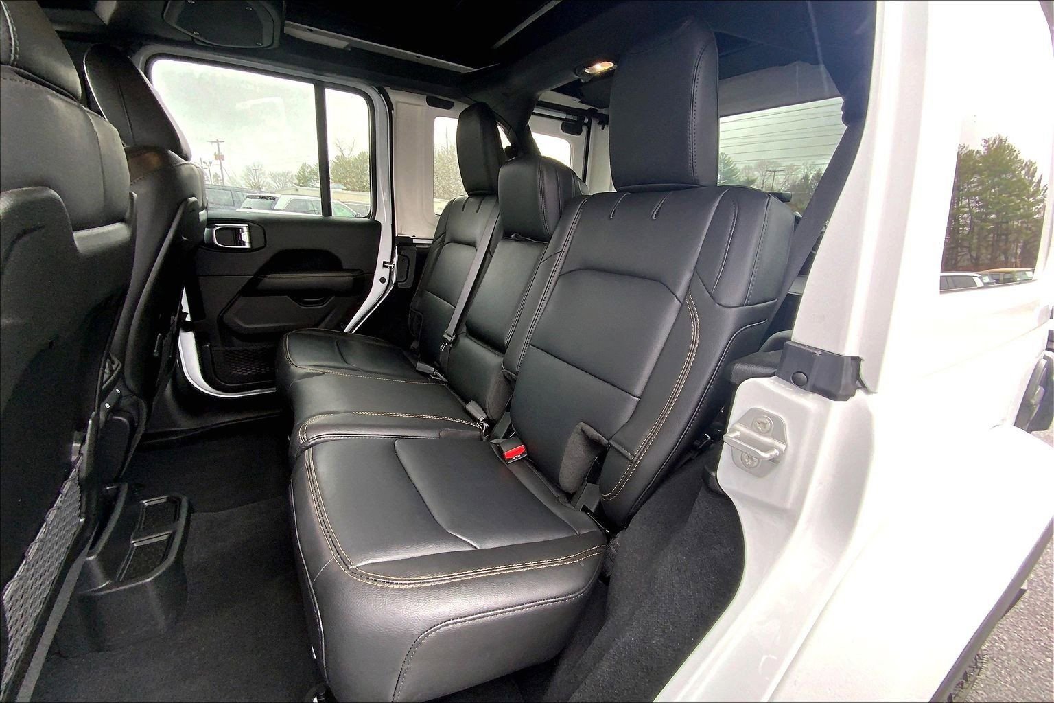 Certified 2025 Jeep Wrangler Sahara image 19