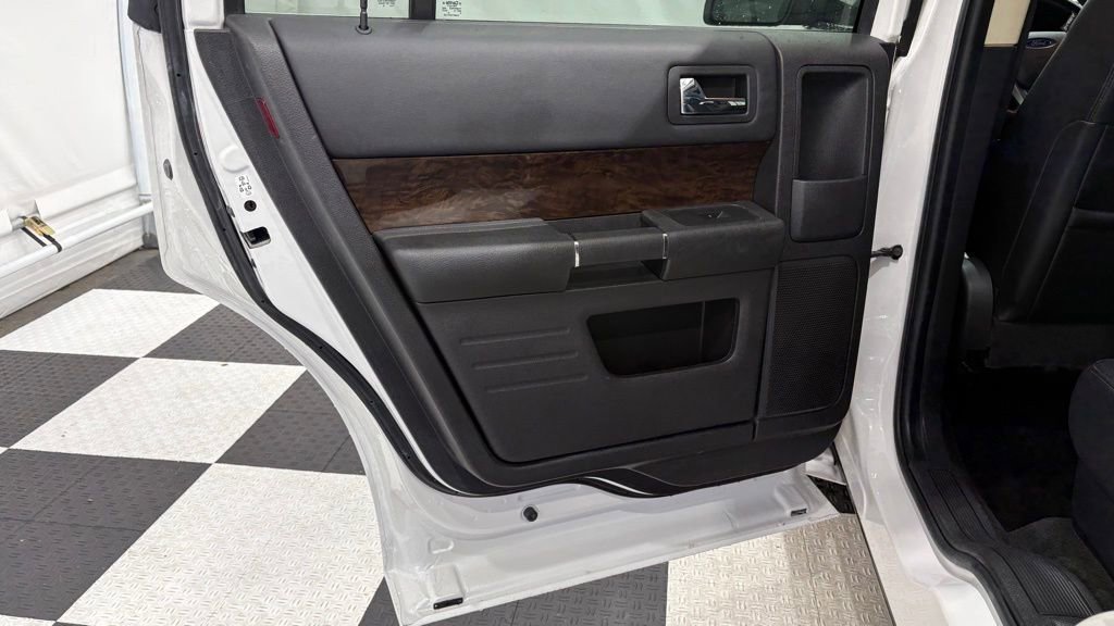 Used 2015 Ford Flex Limited w/ Equipment Group 301A AWD/4WD image 26