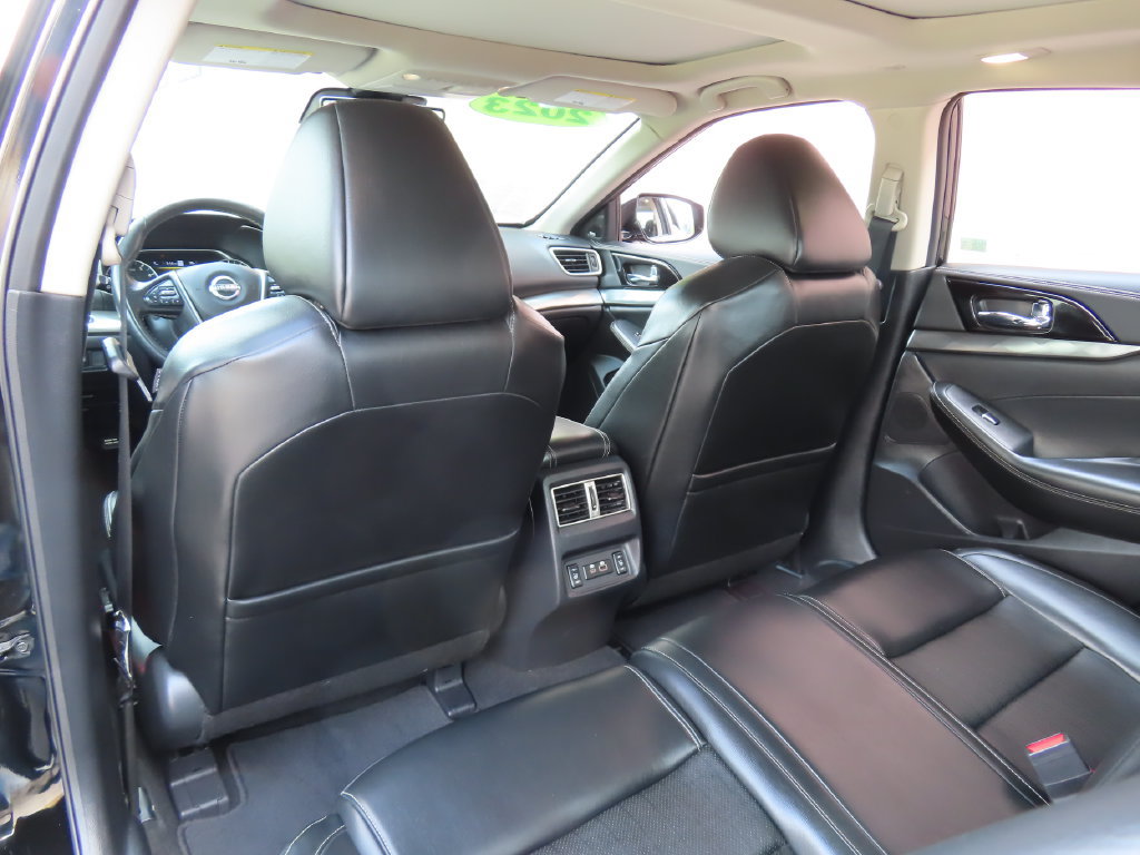 Used 2023 Nissan Maxima SL FWD image 10