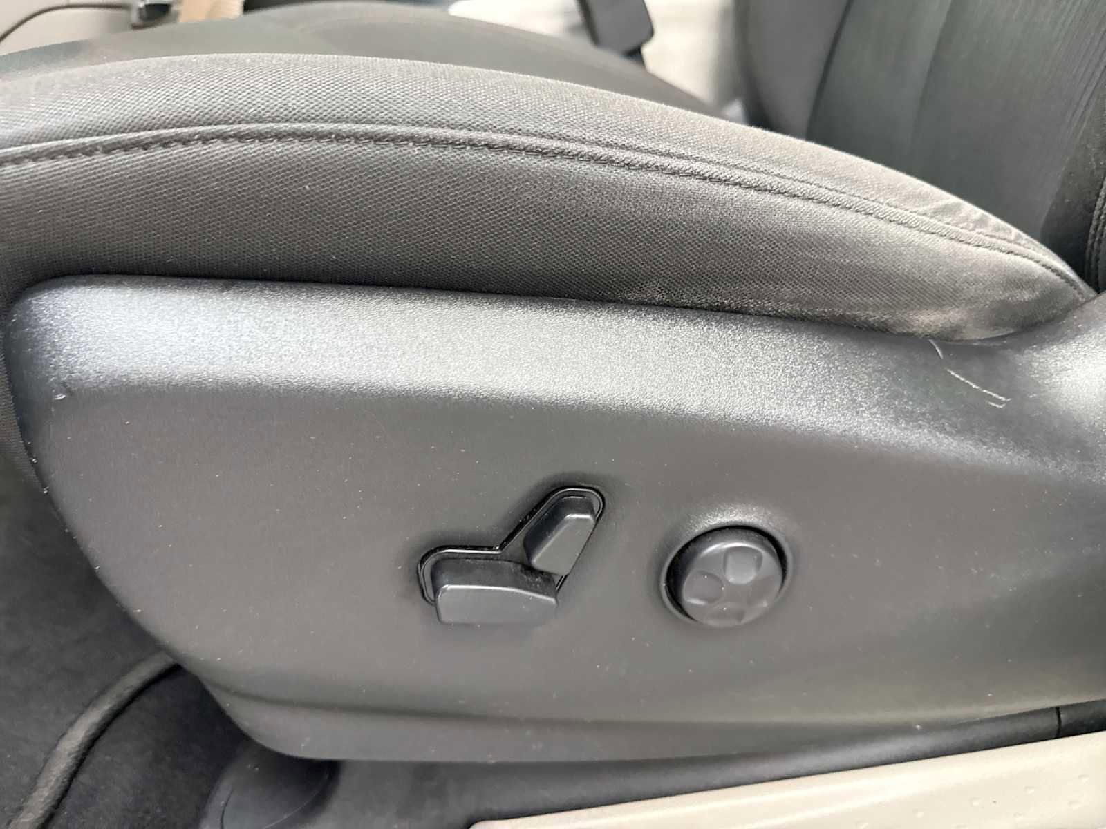 Used 2019 Chrysler Pacifica Touring Plus FWD image 20