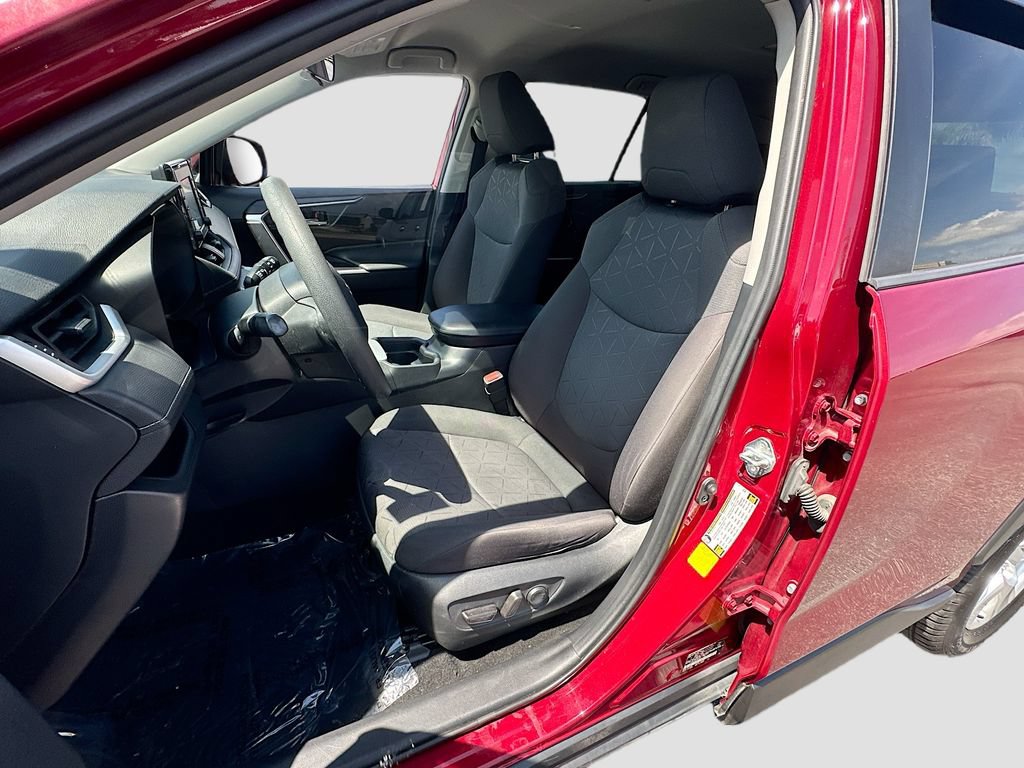 Used 2020 Toyota RAV4 XLE FWD image 19