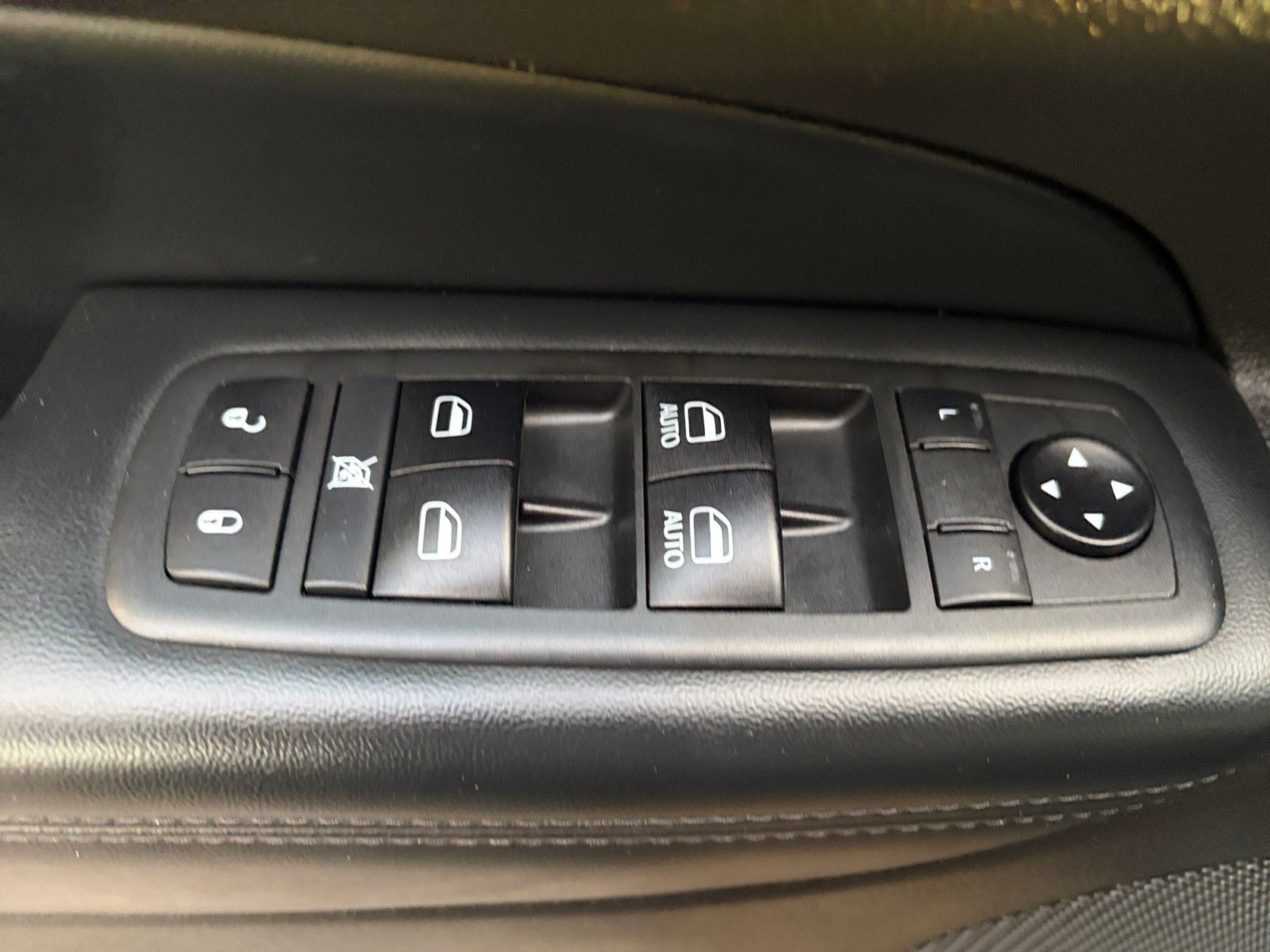 Used 2021 Jeep Grand Cherokee Laredo X AWD/4WD image 13