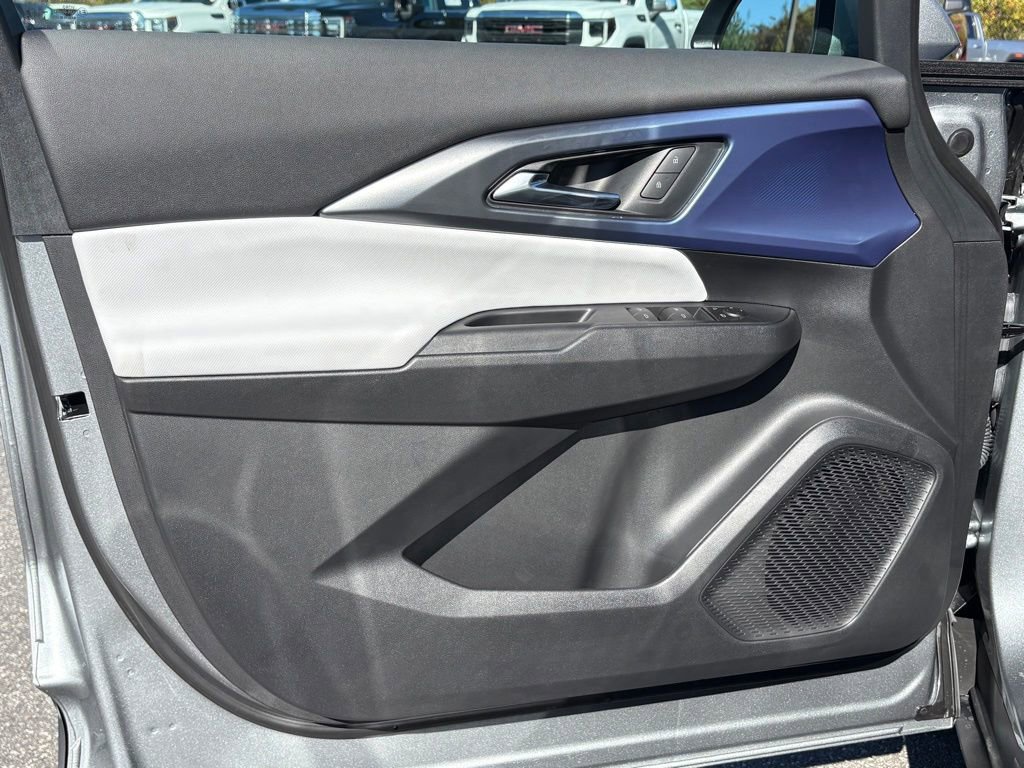 New 2026 Chevrolet Equinox EV LT image 37