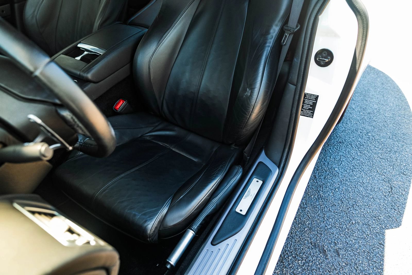 Used 2011 Aston Martin DB9 Coupe RWD image 19