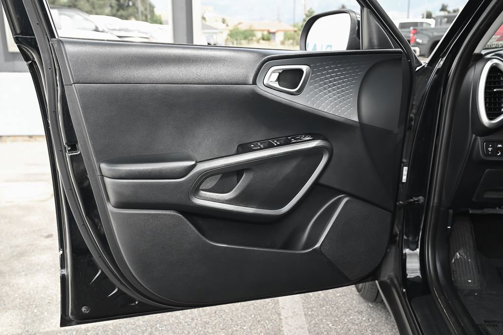 Used 2020 Kia Soul S FWD image 19