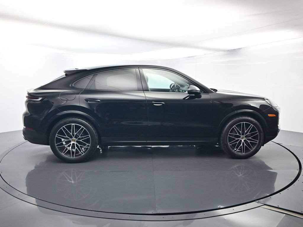 Certified 2024 Porsche Cayenne Coupe AWD/4WD image 16