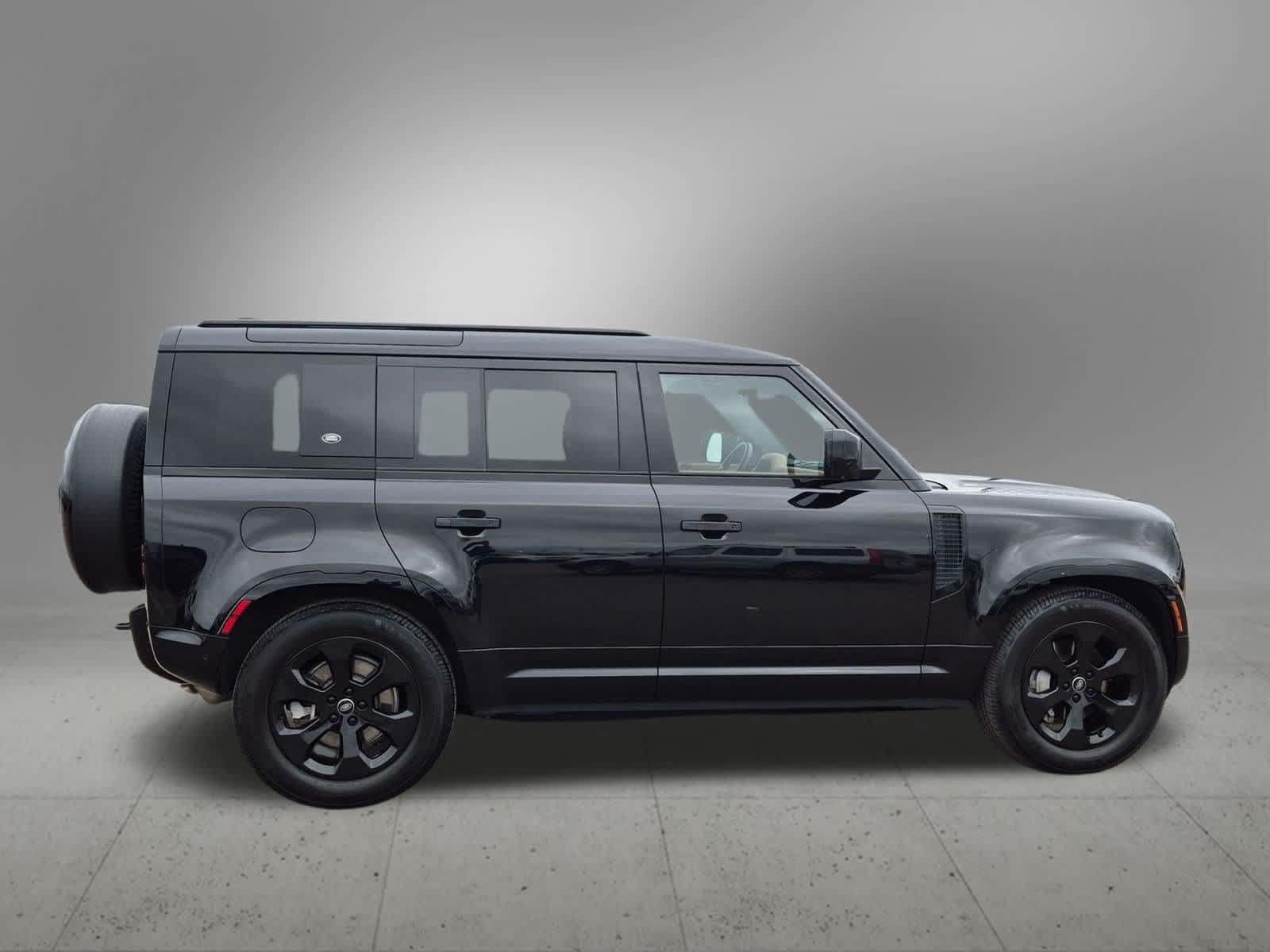 Certified 2023 Land Rover Defender 110 X-Dynamic SE AWD/4WD image 7