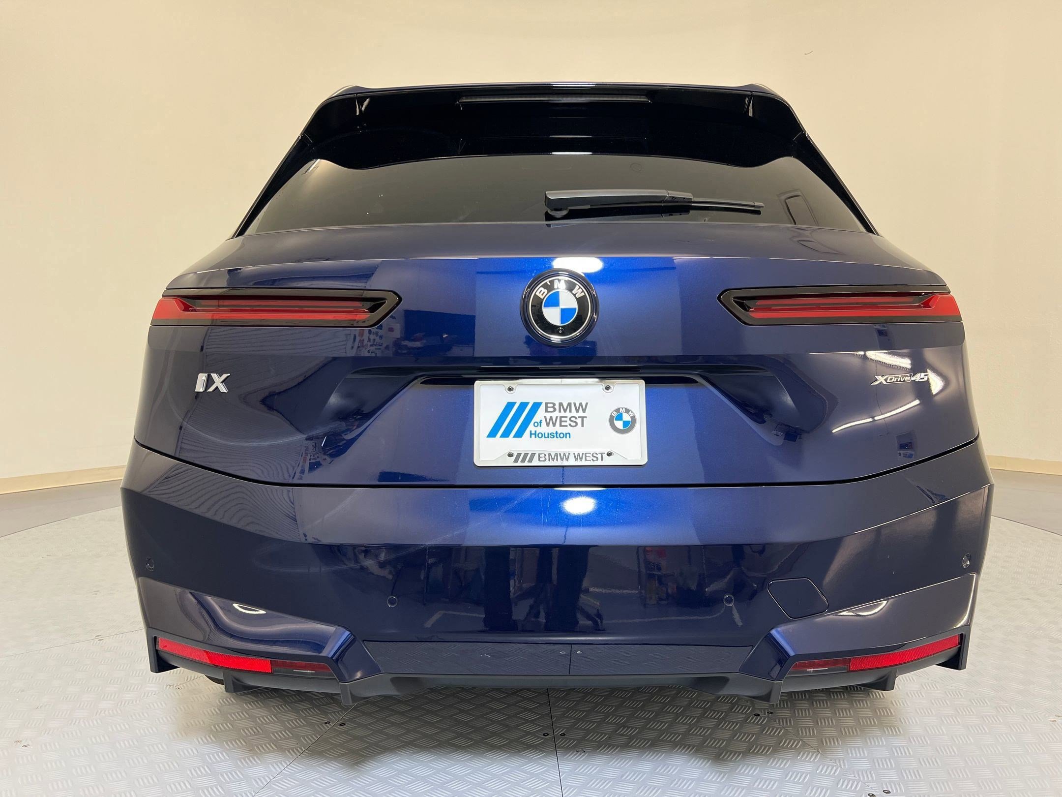 Used 2026 BMW iX xDrive45 AWD/4WD image 10
