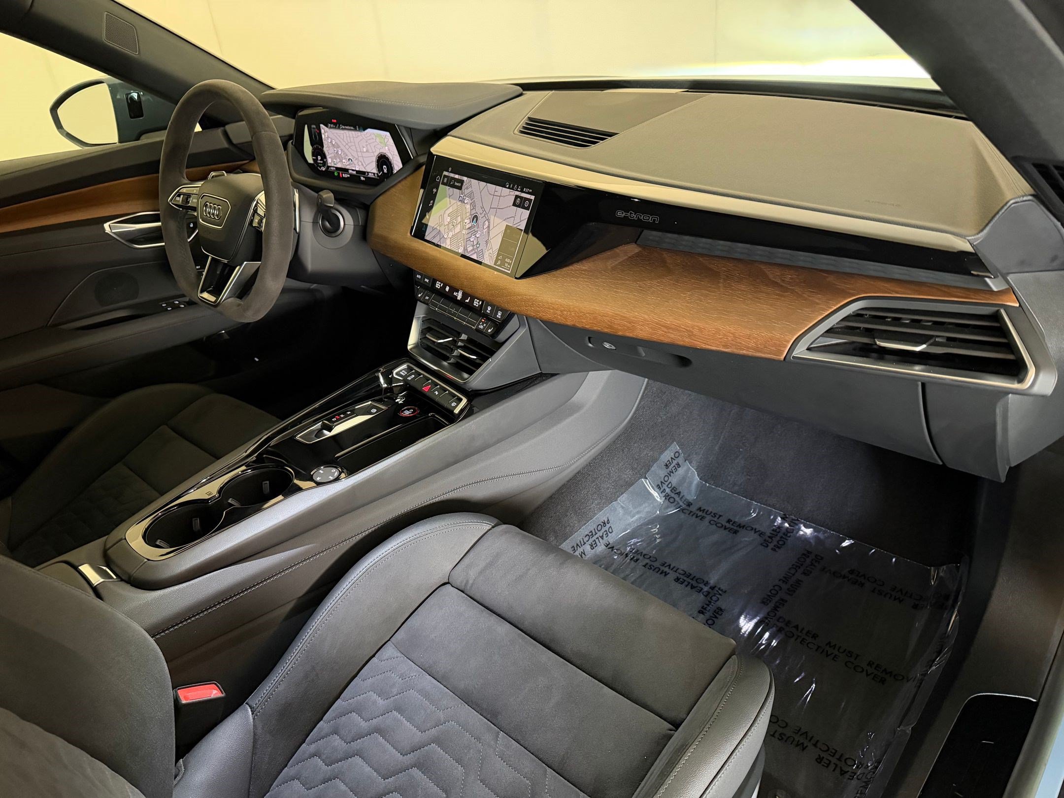 Used 2023 Audi e-tron GT Premium Plus AWD/4WD image 32