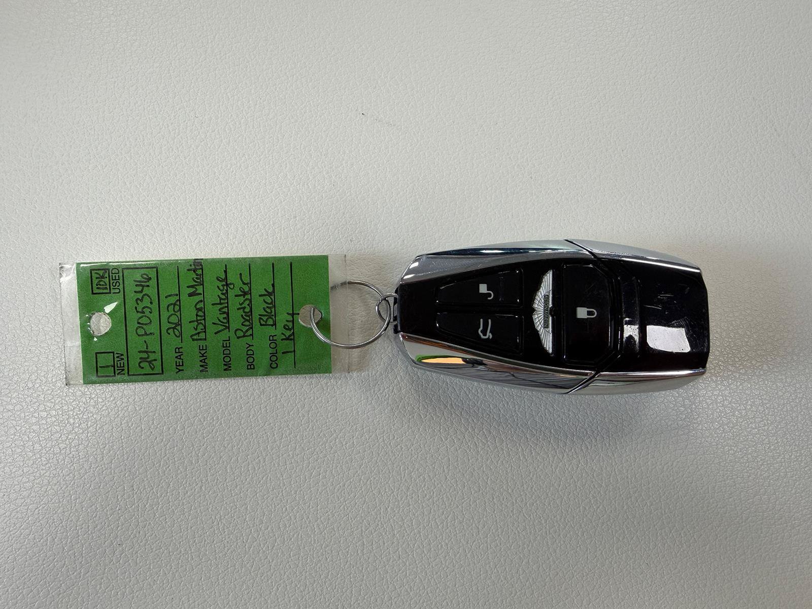 Used 2021 Aston Martin V8 Vantage Roadster RWD image 48