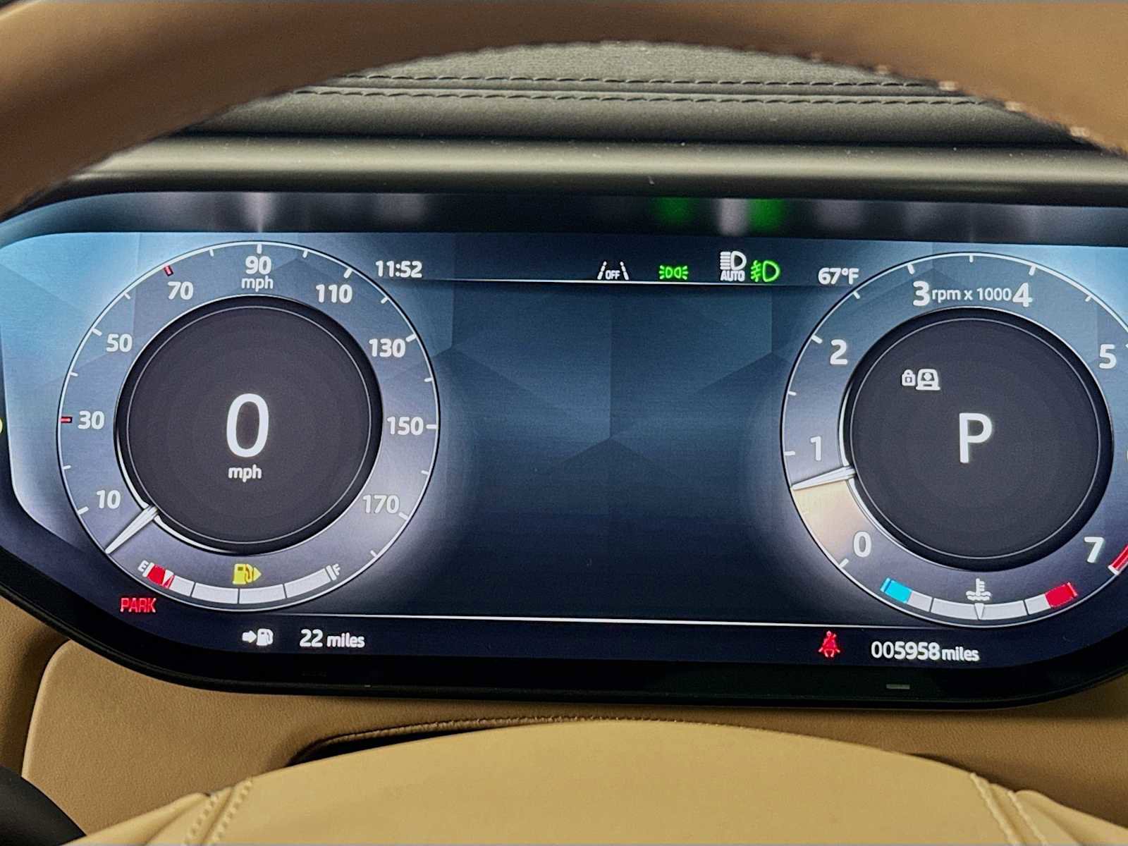 Used 2025 Land Rover Range Rover Sport Dynamic SE image 12