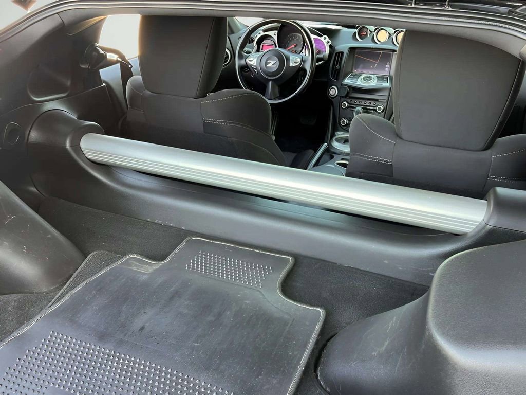 Used 2018 Nissan 370Z Coupe RWD image 24