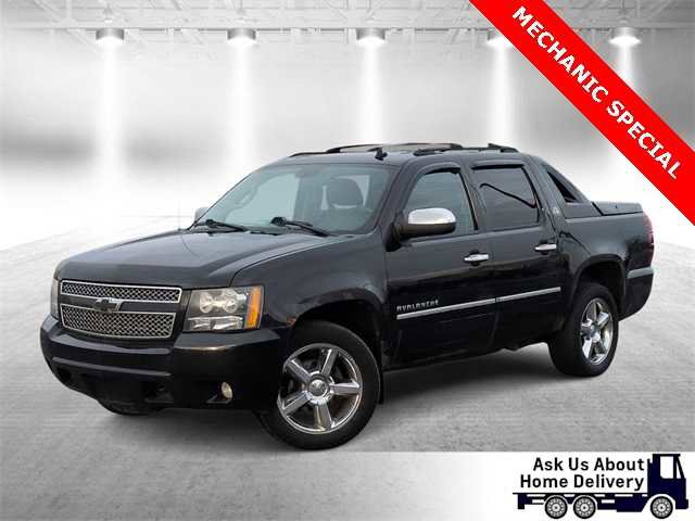 Used 2013 Chevrolet Avalanche LTZ image 1
