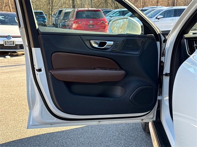 Used 2024 Volvo V60 B5 Cross Country Ultimate image 9