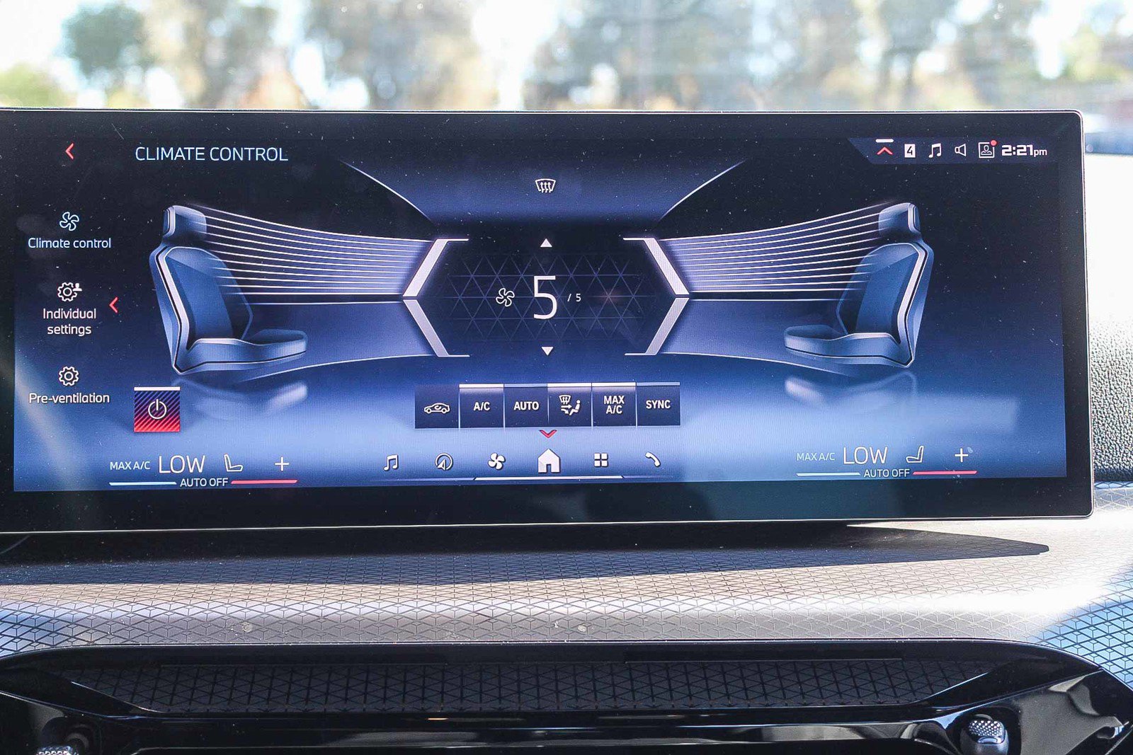 Used 2025 BMW M240i xDrive Coupe image 14