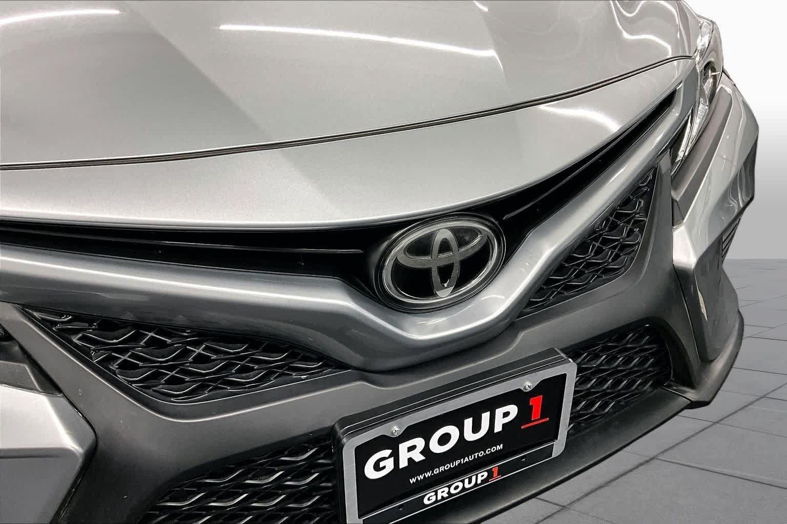 Used 2018 Toyota Camry SE FWD image 29