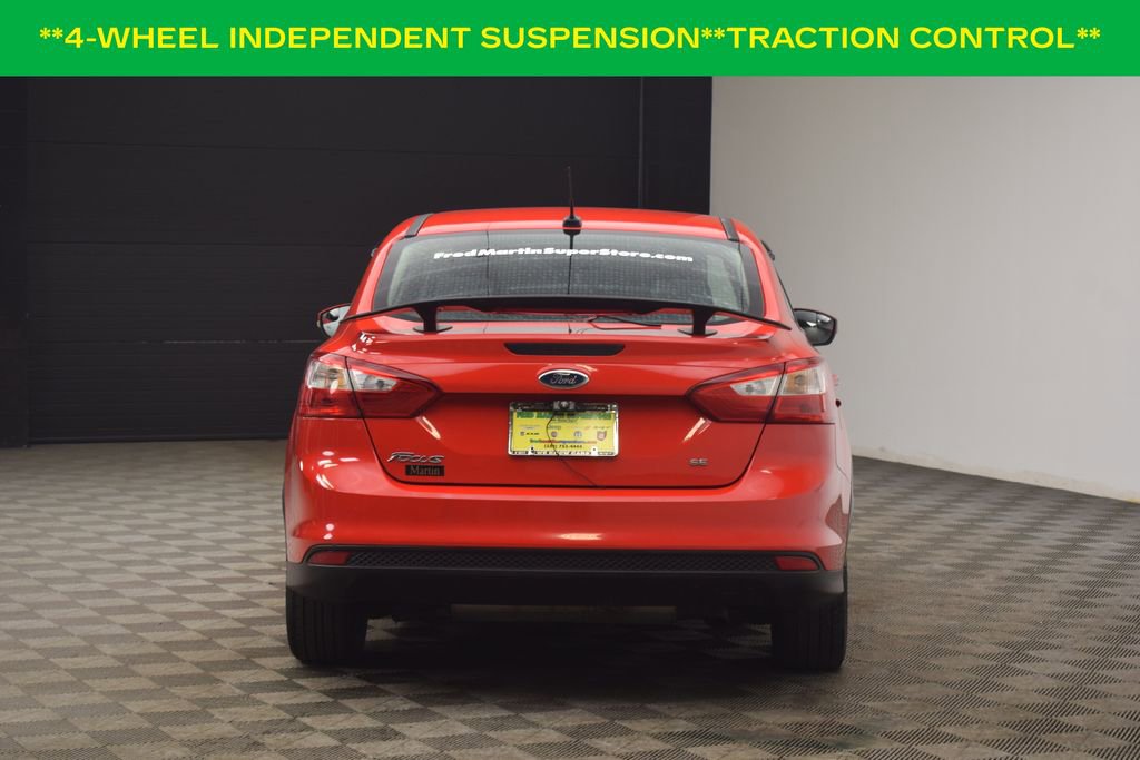 Used 2012 Ford Focus SE w/ SE Winter Pkg image 7