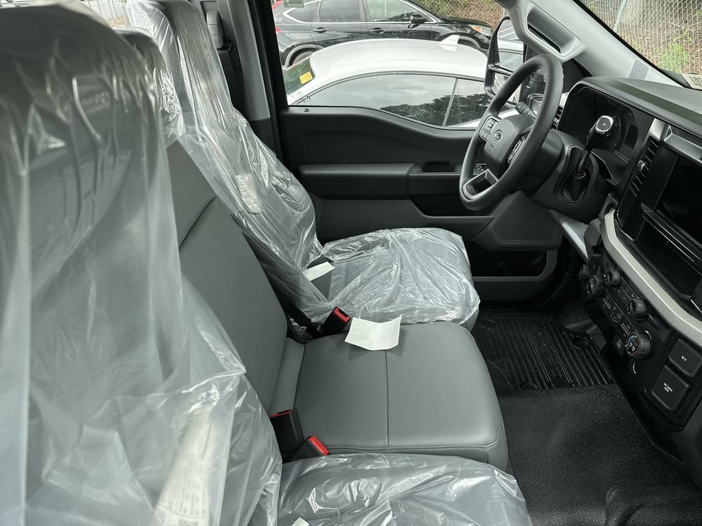 New 2025 Ford F250 XL w/ XL Chrome Package RWD image 16