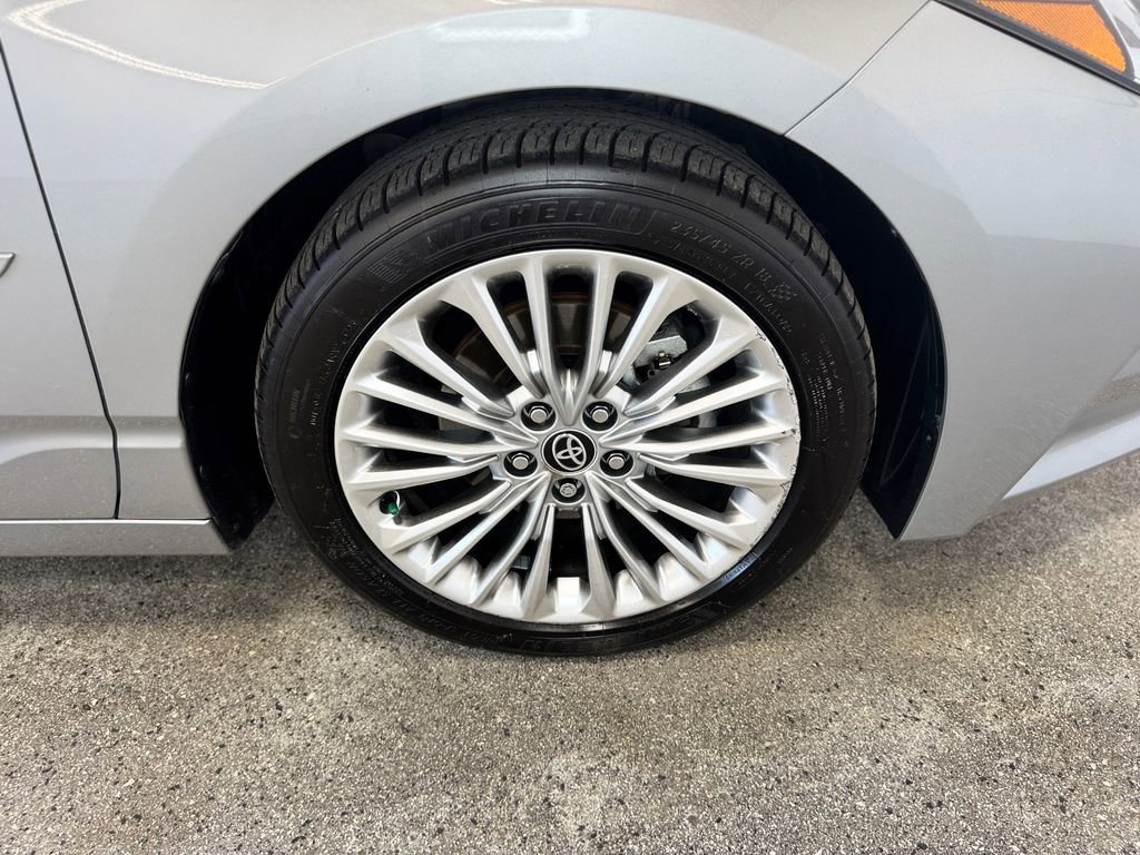 Used 2021 Toyota Avalon Limited w/ Advanced Safety Package FWD image 27