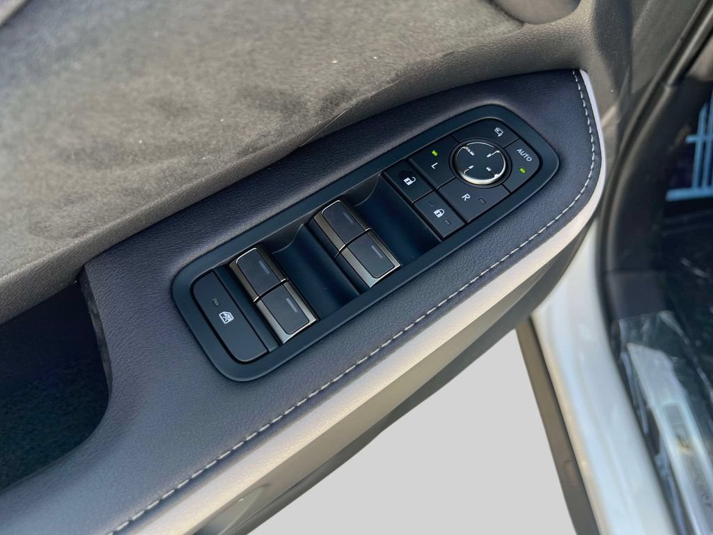 New 2026 Lexus TX 500h AWD image 16