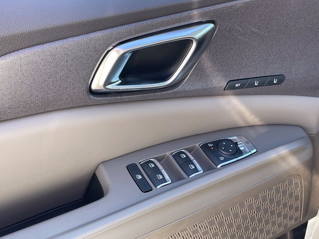 New 2027 Kia Carnival EX FWD image 11