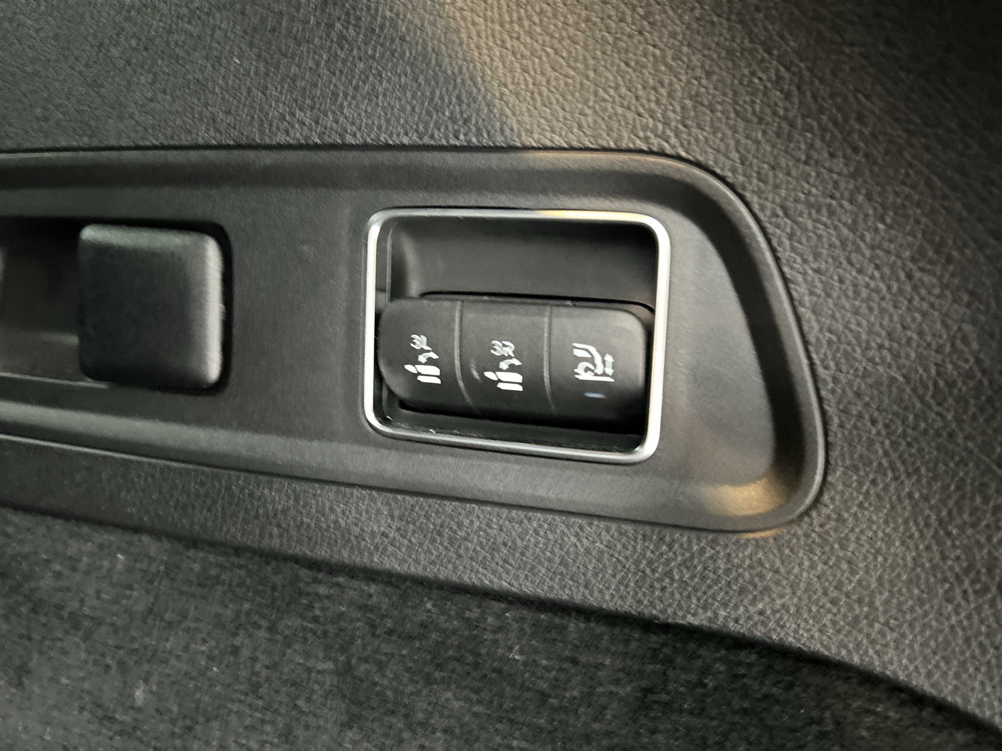 Certified 2025 Mercedes-Benz GLS 450 4MATIC image 12