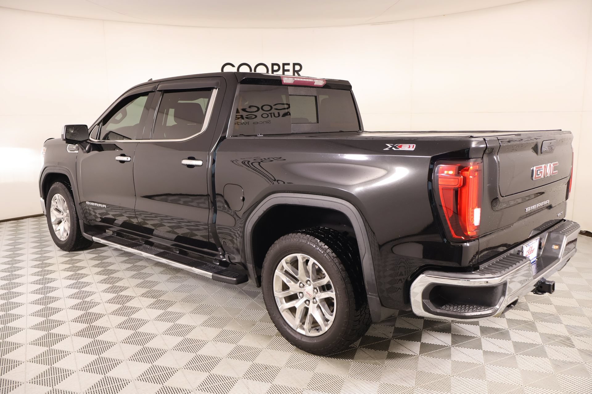 Used 2019 GMC Sierra 1500 SLT w/ SLT Premium Package AWD/4WD image 22