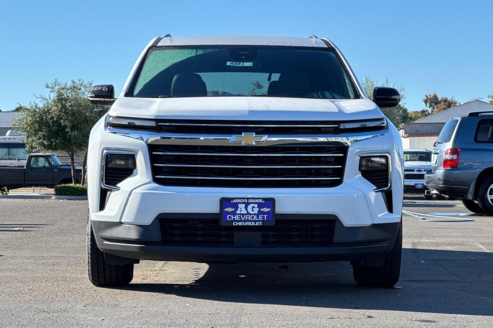 Used 2025 Chevrolet Traverse LT FWD image 12