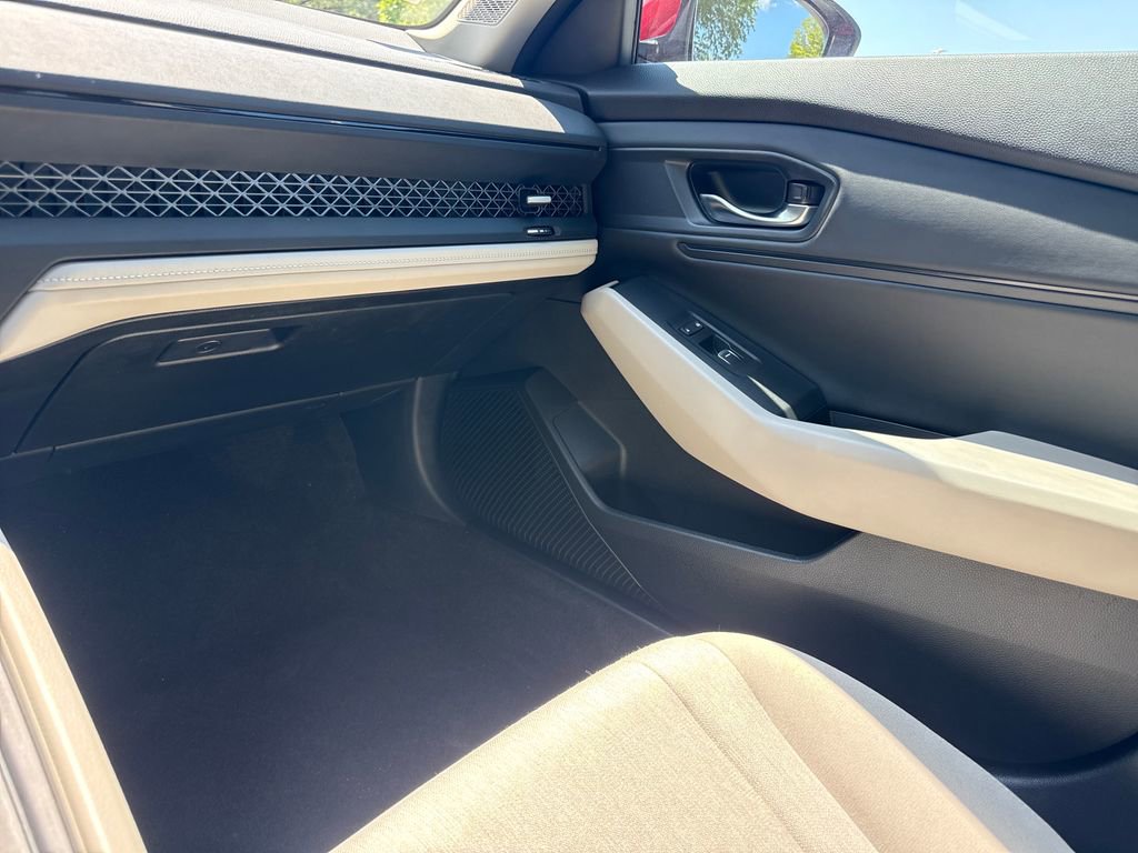 Used 2023 Honda Accord EX image 18