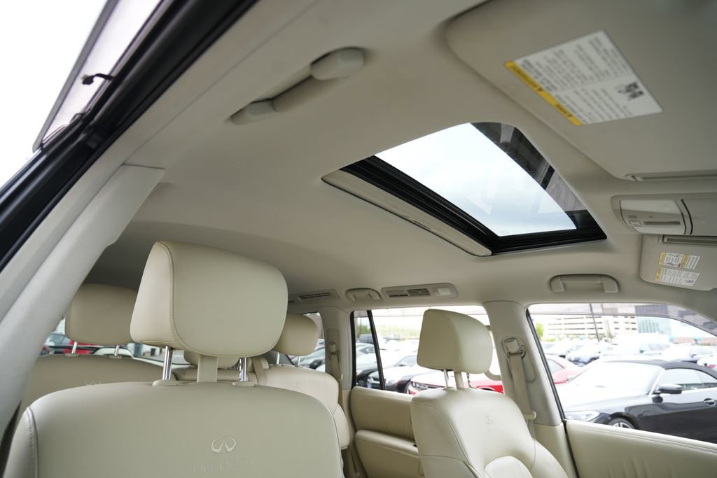 Used 2012 INFINITI QX56 4WD w/ Deluxe Touring Pkg image 32