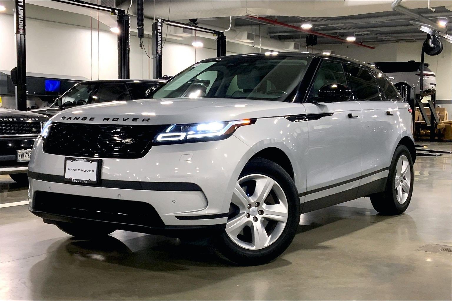 Used 2023 Land Rover Range Rover Velar S image 1