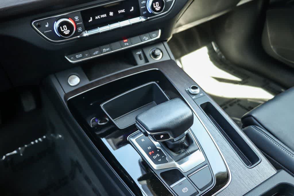 Used 2023 Audi Q5 e Premium w/ Convenience Package AWD/4WD image 20