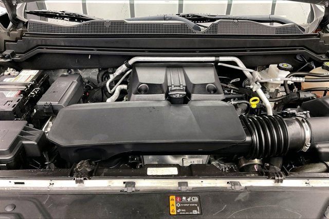 Used 2023 GMC Canyon Denali image 9