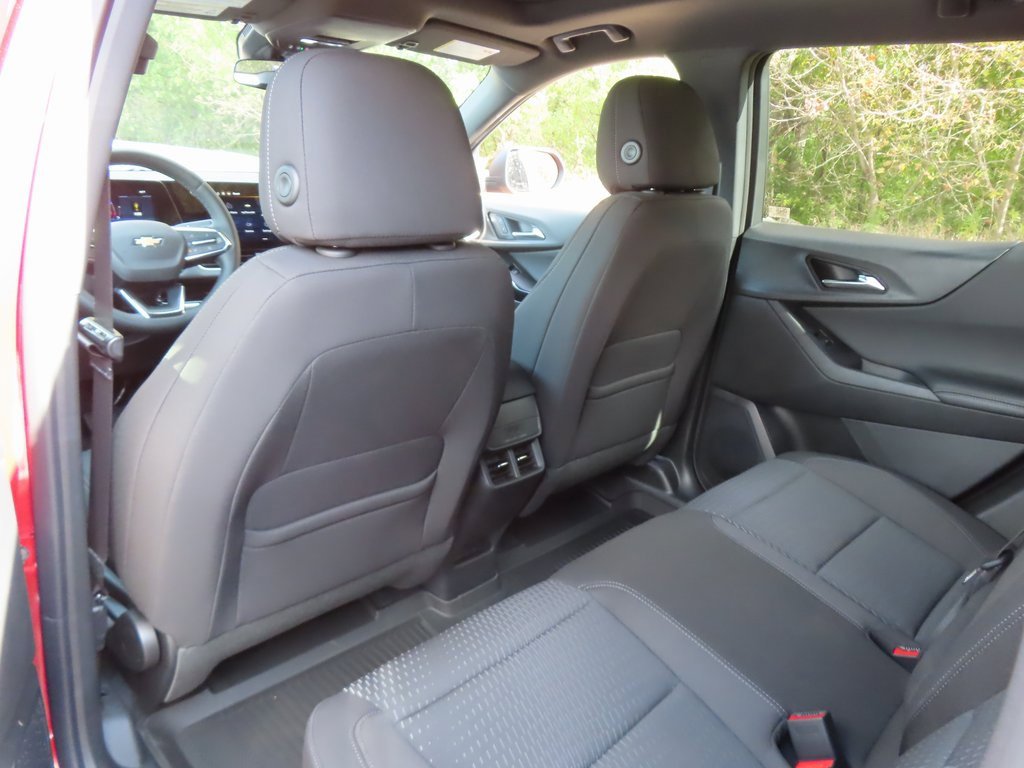 New 2026 Chevrolet Equinox LT w/ LPO, Floor Liner Package image 23